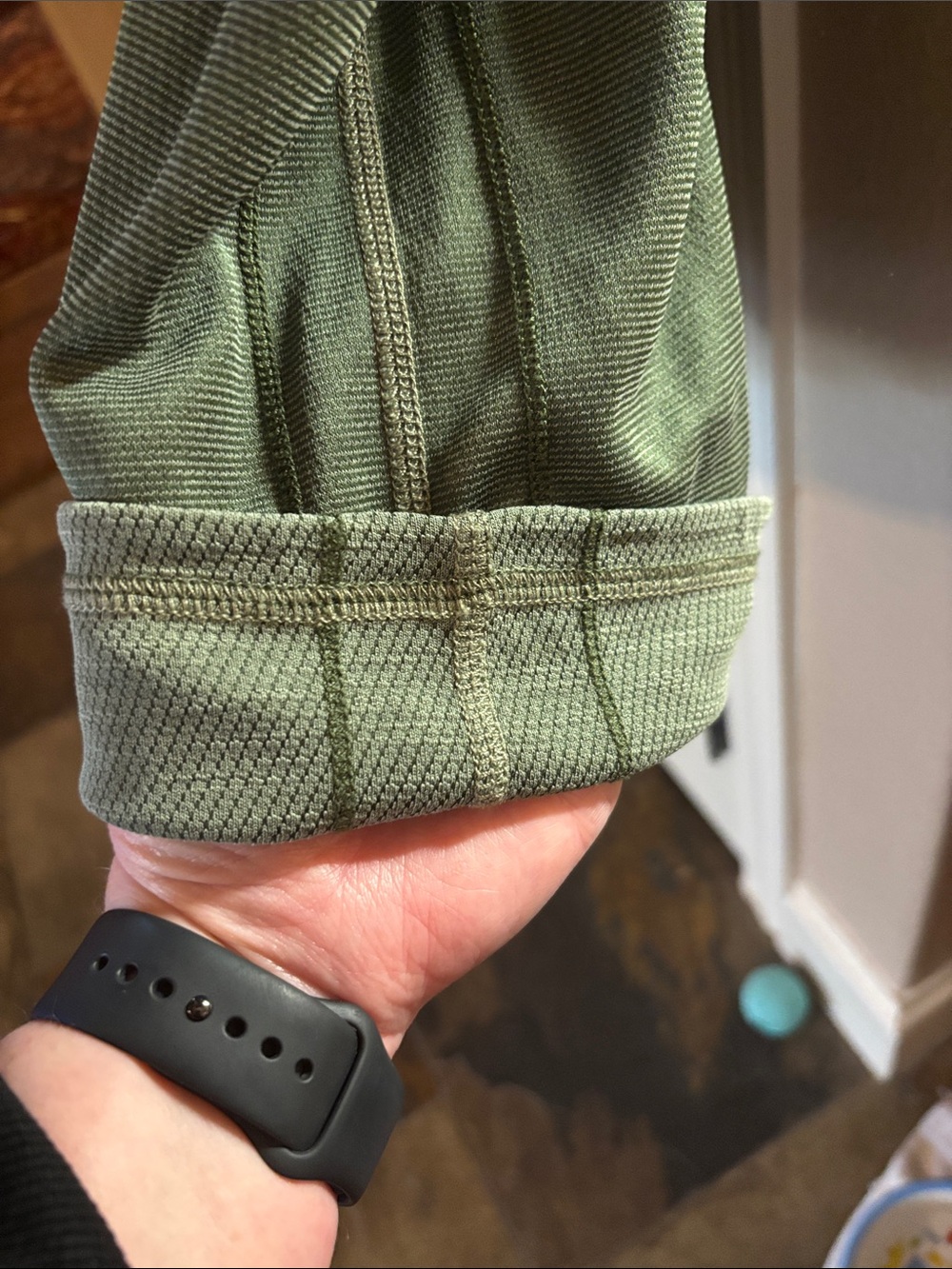 Tommy Bahama REVERSIBLE Olive Green Short-Sleeve Crewneck Shirt. - Picture 4 of 5